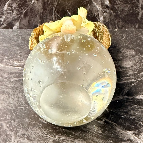 Angel/Fairy Figurine on Glass Ball - Picture 12 of 13